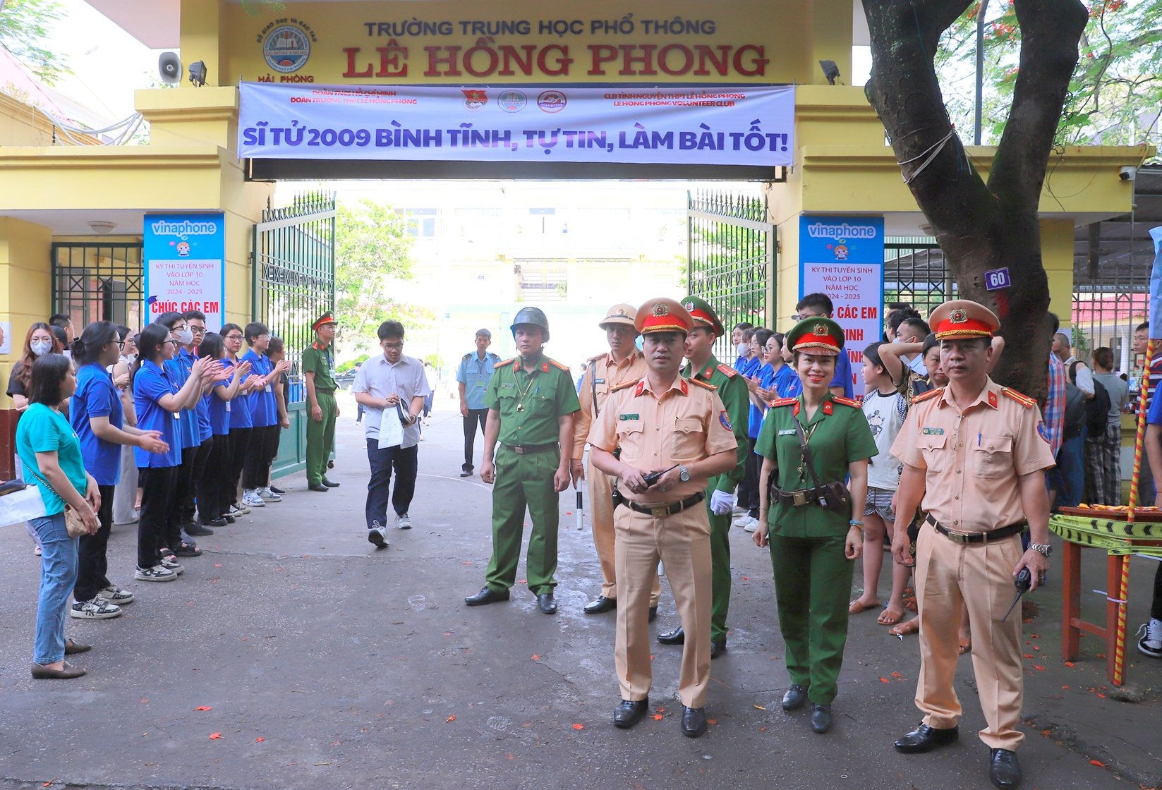 Bảo đảm an ninh trật tự, trật tự an toàn giao thông trong ngày đầu tiên của kỳ thi tuyển sinh vào lớp 10 THPT năm 2024